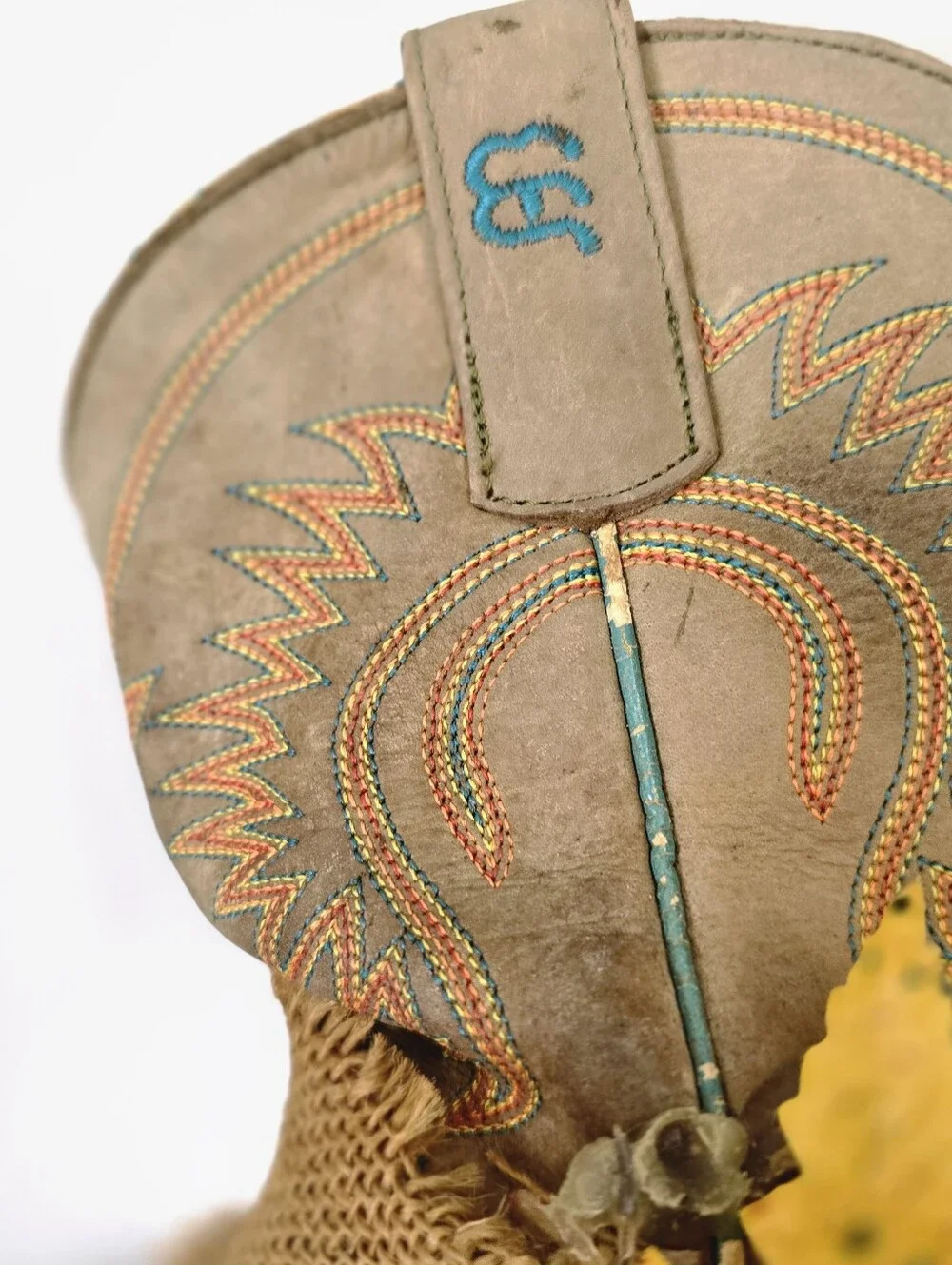 The Unbranded Brand rustic western